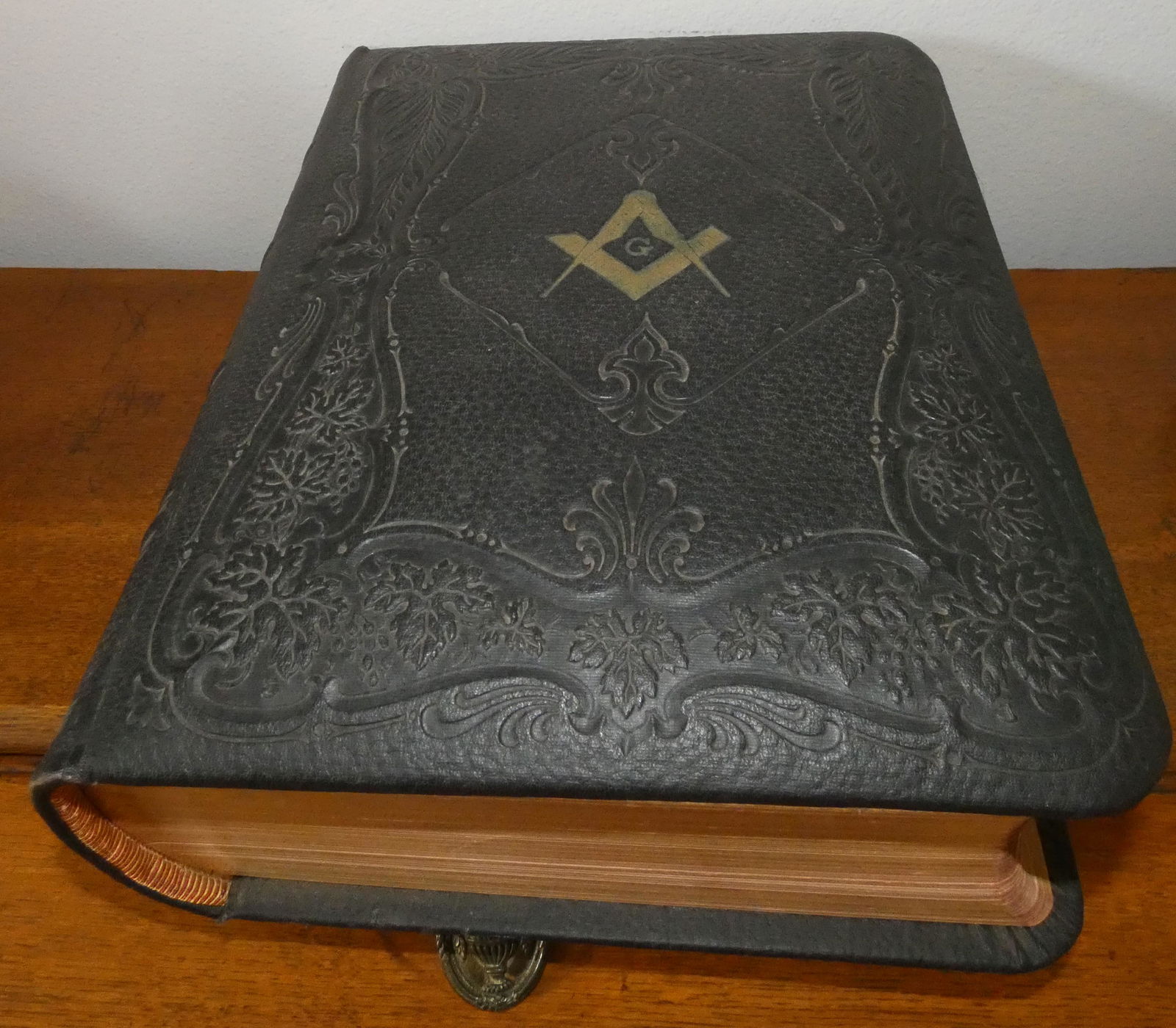 Masonic Lodge Holy Bible, Tuckerton Lodge (1 of 5)