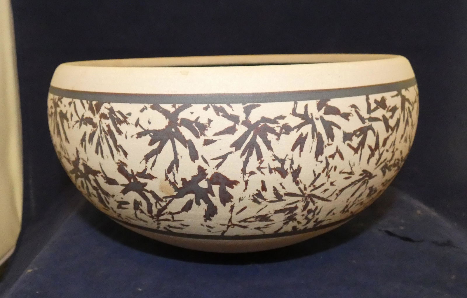 Hand made pottery bowl by Claudia Worner (1 of 5)