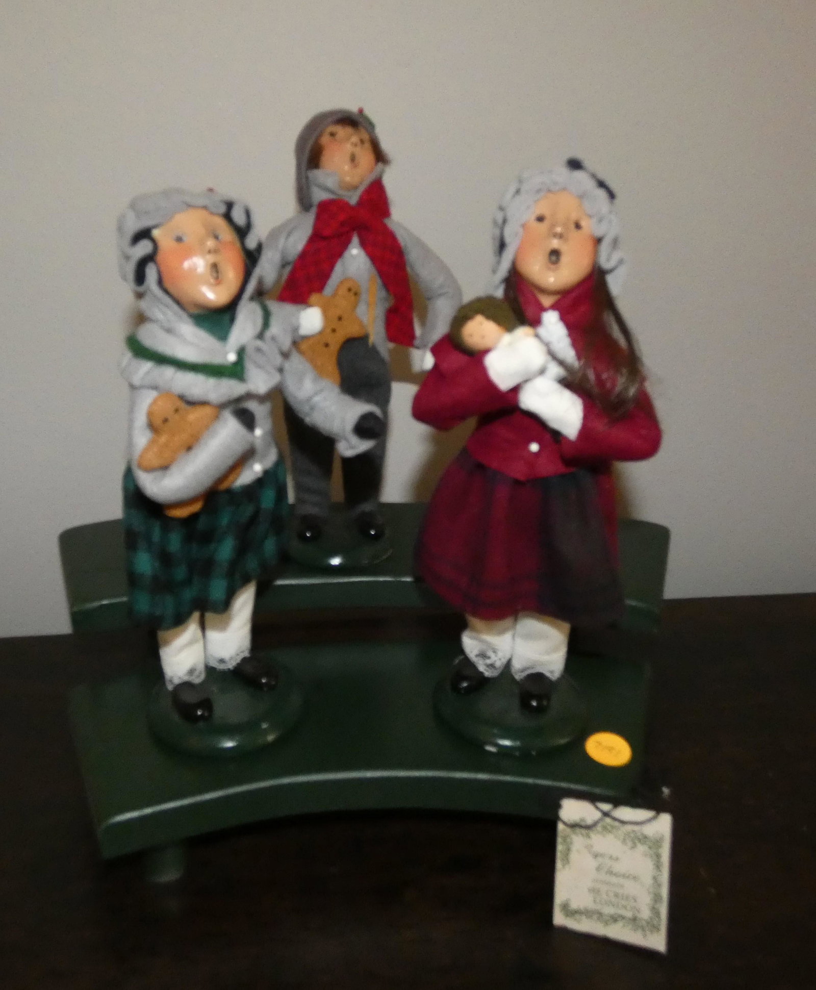 3 figurines "The Carolers" by Buyers' Choice (1 of 7)