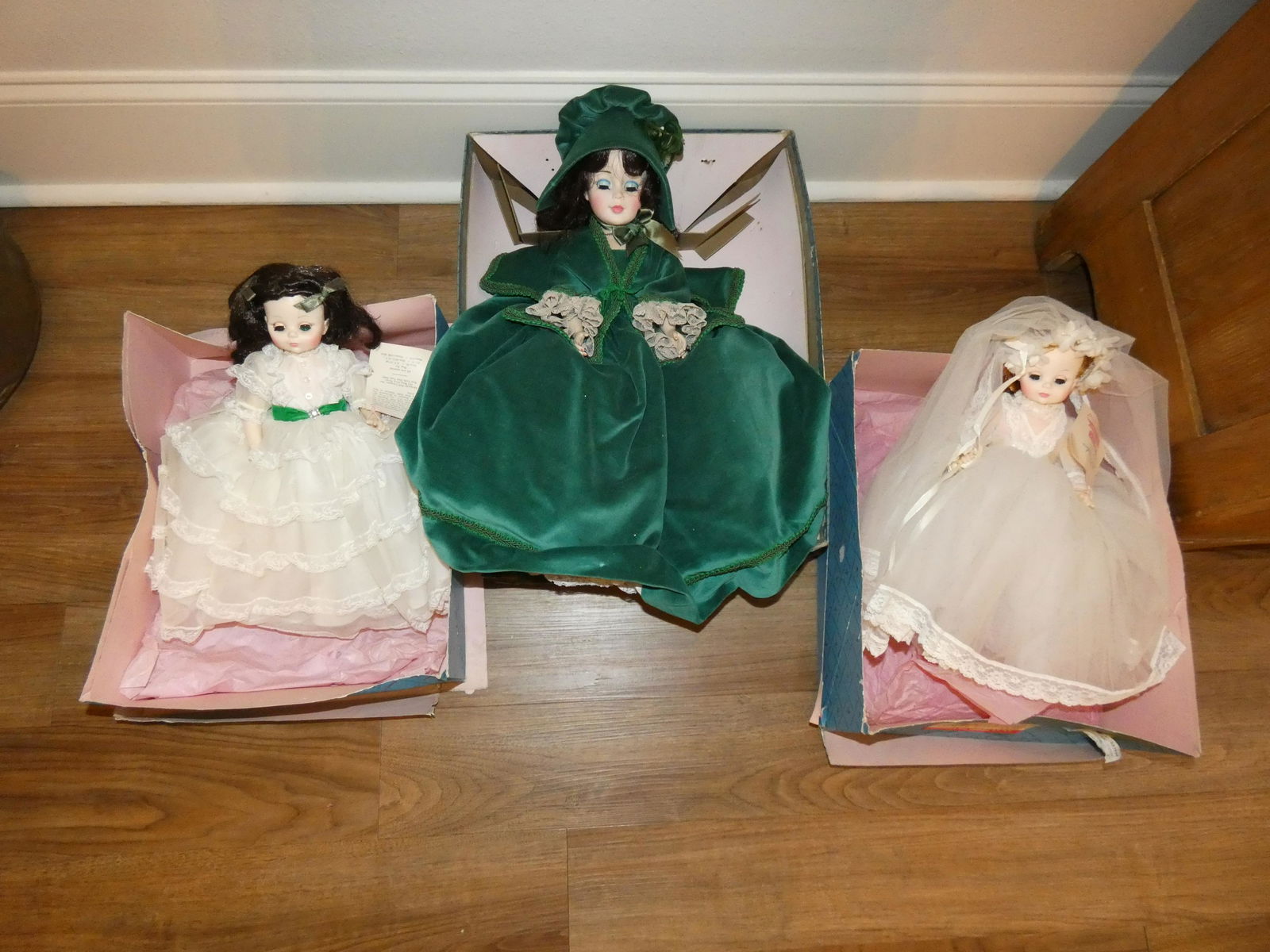 3 Vintage Madam Alexander dolls (1 of 5)