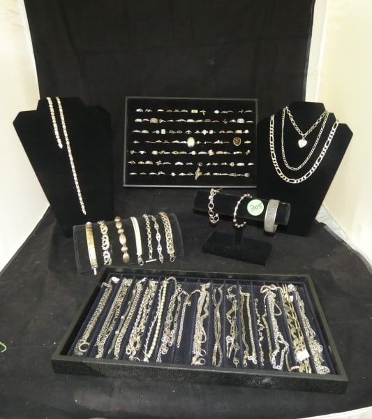 Vinage & Retro sterling jewelry: Vinage & Retro sterling jewelry, some with natural & cut stones: 60 rings of various sizes, 6 necklaces-1 with pendant, necklace & bracelet set, 37 bracelets, 910 grams, (does not include jewelry with