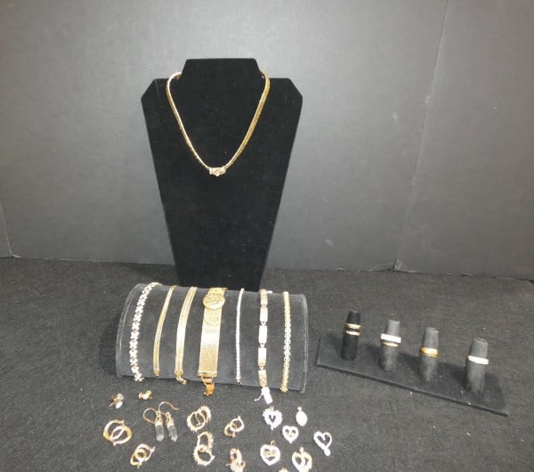Vintage & Retro sterling jewelry dipped in gold: Vintage & Retro sterling jewelry dipped in gold: 1 necklace with pendant, 7 bracelets, 1 with a locket, 6 rings of various sizes with cut stones, 8 pairs if earrings with cut stones, 1 pair of earring