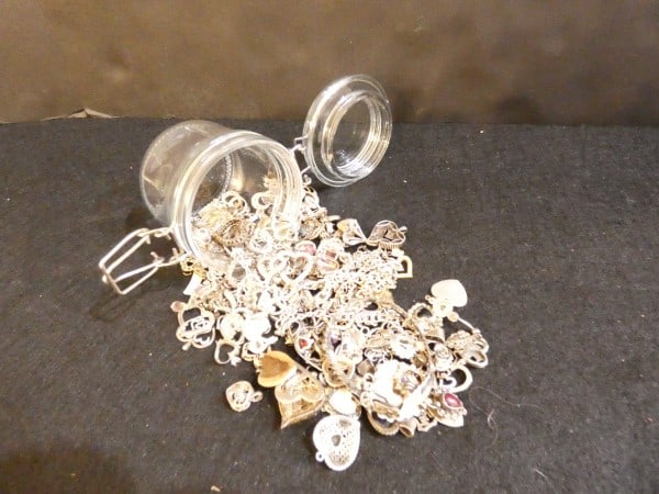 Vintage & Retro sterling charm bracelets with charms & pendants: Vintage & Retro sterling charm bracelets with charms & pendants: 12 charm bracelets, 125 charms & pendants with cut stones, many hearts, 193 grams (does not include charms & pendants with stones), mid