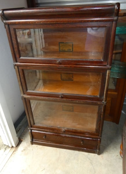 Antique oak attorney's book case: Antique oak attorney's book case by Globe-Vernicke Co., Cincinnati, Ohio, size D, Grade 29925" w x 12" d x 45" h