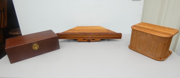 Victorian corner shelf & wood boxes (1 of 5)