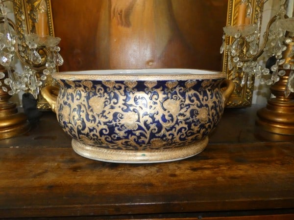 Antique porcelain Chinese foot bath (1 of 5)