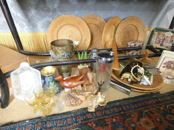 Large assortment of interesting items (1 of 5)