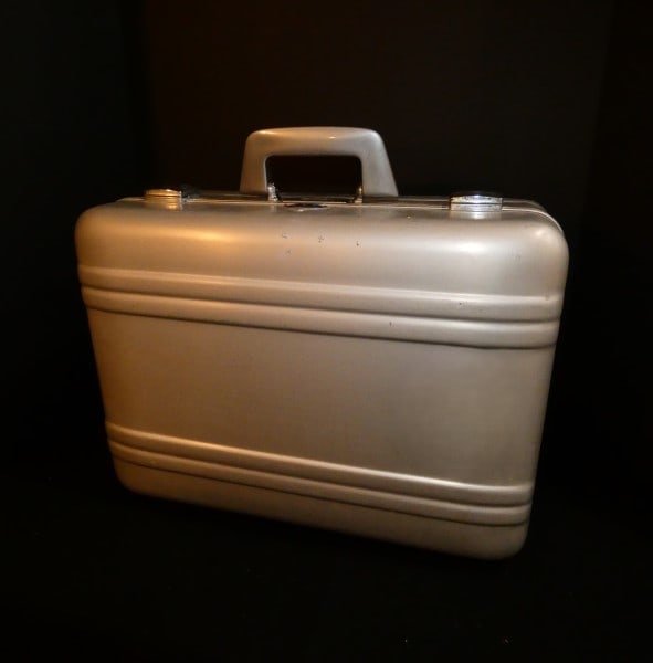 Very interesting metal tool case & cameras (1 of 7)