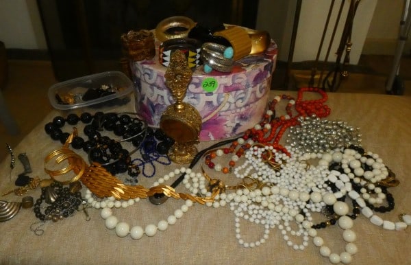 Large assortment of costume jewelry (1 of 9)