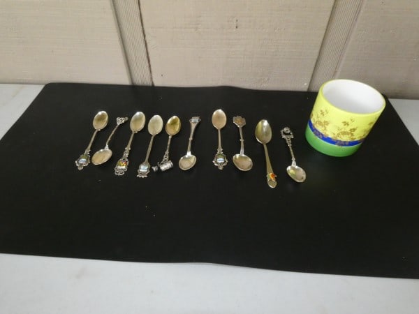 10 coin silver souvenir spoons (1 of 4)