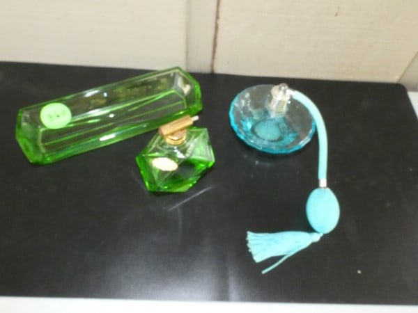 Green glass perfume bottles with tray (1 of 5)
