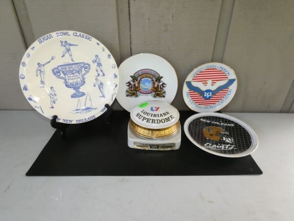 Louisiana collectibles: Louisiana collectibles: Louisiana Superdome decanter James B. Bean Distilling Co 1984 Louisiana World Exposition United States Pavilion & World's Fair plates, Sugar Bowl Classic plate made for Maison 