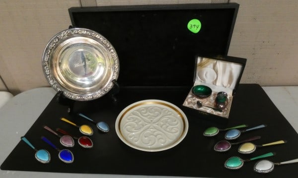 Assortment of interesting collectibles (1 of 10)