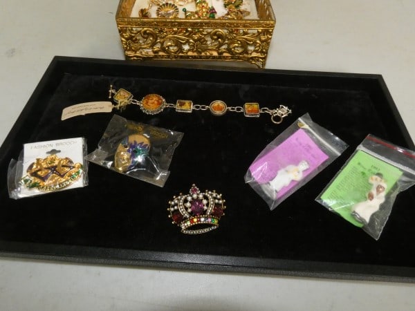 Mardi Gras jewelry (1 of 4)