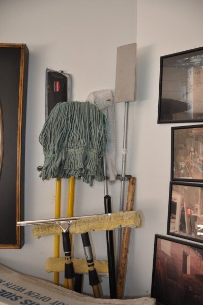 8 floor cleaners, 1 window cleaner & industrial mop: 8 floor cleaners, 1 window cleaner & industrial mop "Brute" bucket