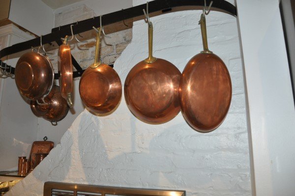 3 copper frying pans, 1 casserole & 1 soup pot: 3 copper frying pans, 1 casserole & 1 soup pot
