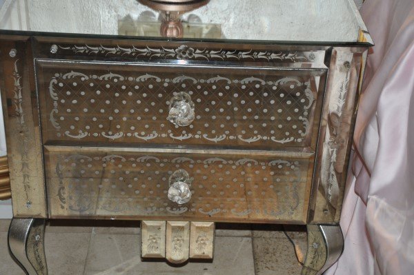 Pair of mirror end table bevel mirror top, 2 drawers,: Pair of mirror end table bevel mirror top, 2 drawers, glass pulls, etched design on drawers & trim, 2'2" H x 2'2" W x 1'7" D