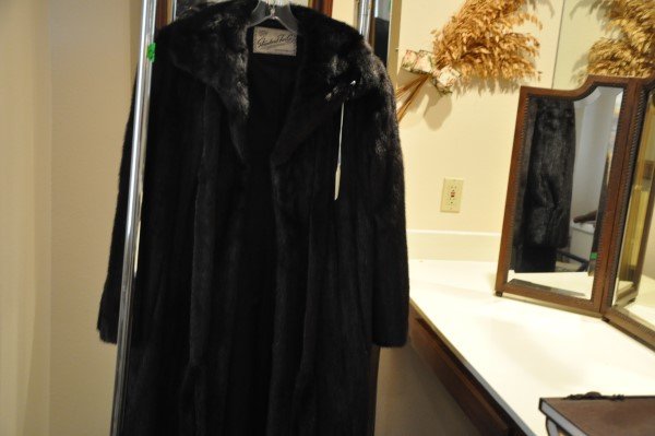 Full length black mink coat by Standard Fr Company, New: Full length black mink coat by Standard Fr Company, New Orleans, Louisiana