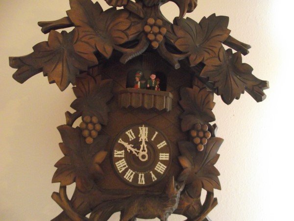 Black Forest cuckoo clock from German, 1'9" H: Black Forest cuckoo clock from German, 1'9" H