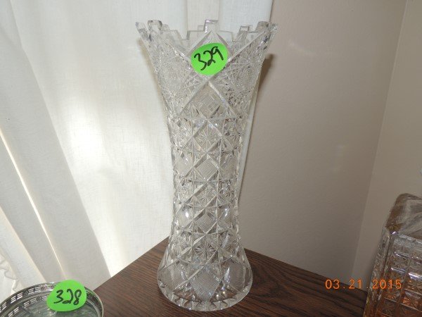 Cut crystal vase " H: Cut crystal vase " H