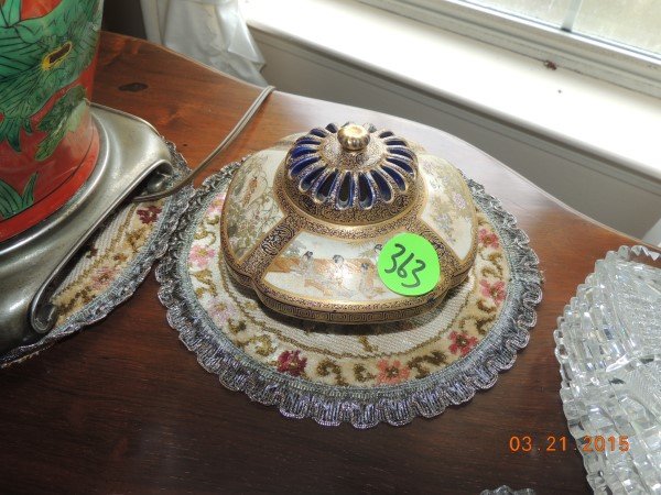 Very ornate hand painted cobalt blue Oriental incense: Very ornate hand painted cobalt blue Oriental incense burner
