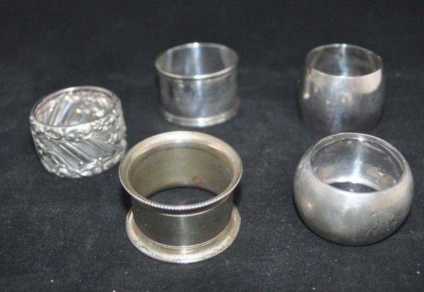 5 sterling napkin rings, mid 20th C: 5 sterling napkin rings, mid 20th C