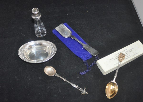 Sterling: Reed & Barton nut dish, silver monogram top (1 of 5)