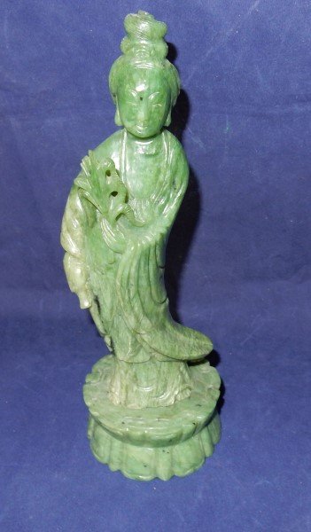 Beautiful hand carved jade statue of an Oriental lady (1 of 3)
