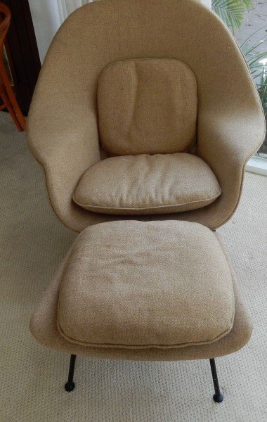 1960 Eero Saarinen Womb Chair with iron legs, Knoll: 1960 Eero Saarinen Womb Chair with iron legs, Knoll Studios