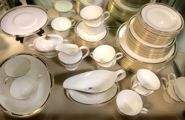 Royal Doulton Forsyth China Service: Service for 12. Including dinner plates, salad plates, dessert plates, cups & saucers, sugar & creamer, gravy boat with underplate, oval serving dish, small oval plate. Marked Royal Doulton English Fi
