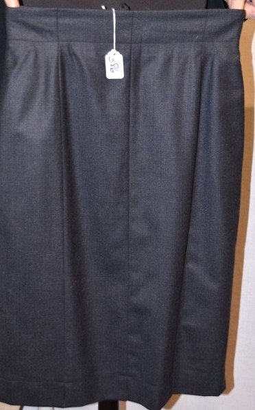 Escada Flannel Grey Skirt: Size 38. 80% new wool, 10% cashmere, 10% silk. Mid-calf. NOTE: All clothing & accessories are in "as found in the closet" condition.