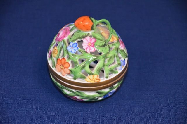 Herend-Hungary Handpainted Floral Egg: Marked 6214/C 16 B92 202. 3" high