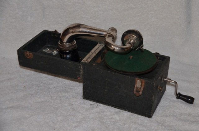 Kameraphone Portable Record Player: Early portable player with wood case. No needle. 7" long 5" w x 5-3/4" high