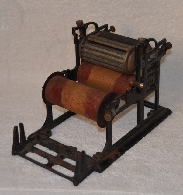 Patent Size Cast Iron Wash Ringer: Pat'd Oct . 11, 1904. Mechanical crank. Possibly a child's toy. 11" long