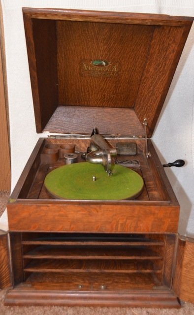Victrola Victor Talking Machine: Oak cased. Damage to the back of the case at hinges. Plays well. #151541. 17-3/4" long x 14" wide x 13-1/2" high