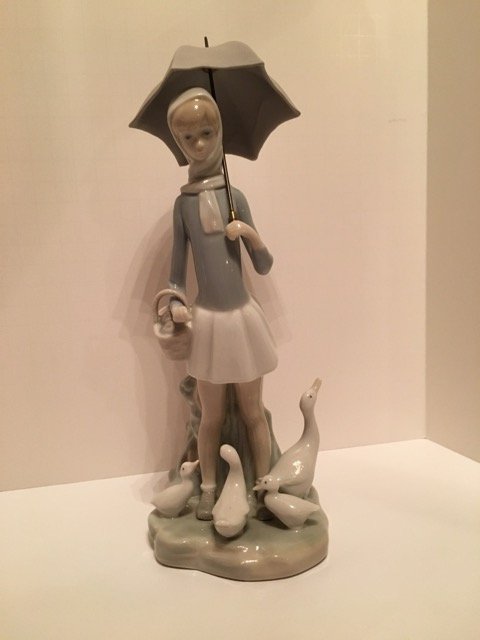 Lladro Figurine -- Girl with Umbrella (1 of 4)