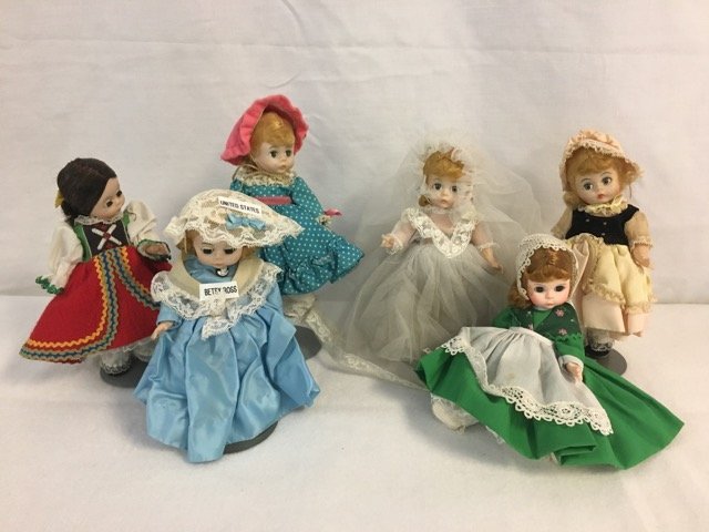 Lot of Madame Alexander Dolls (6): Six vintage Madame Alexander 8" dolls including Betsy Ross, Bo-Peep, Miss Muffet, Czechslovokia, a Bride, and Ireland. 8" high