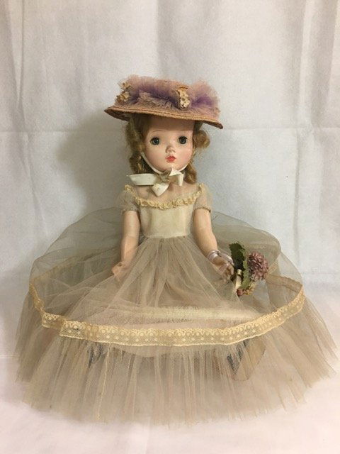 Vintage Madame Alexander Doll (1 of 10)