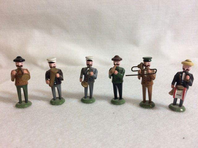 Erzgebirge Miniature Musicians Brass Band (1 of 5)