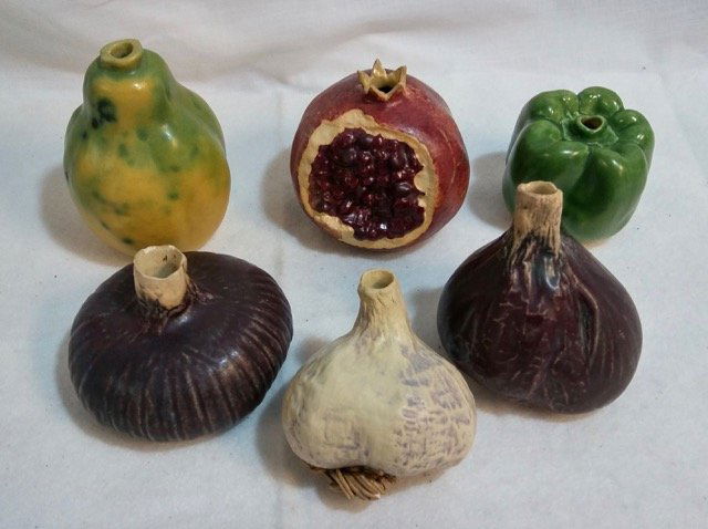 Lot of California Pottery Fruit and Vegetables (1 of 3)