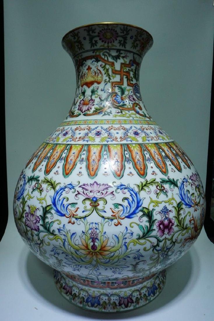 A Magnificent Famille Rose Porcelain Vase (1 of 10)