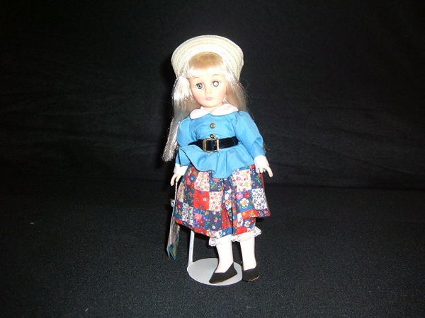 "Pollyanna" Doll: DOLL. "Pollyanna" Doll - Story Book #22 - excellent condition - 11" high - by Effanbee