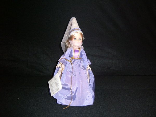 "Main Marion" Doll: DOLL. "Maid Marion" Doll - Story Book #10 - excellent condition - by Effanbee.