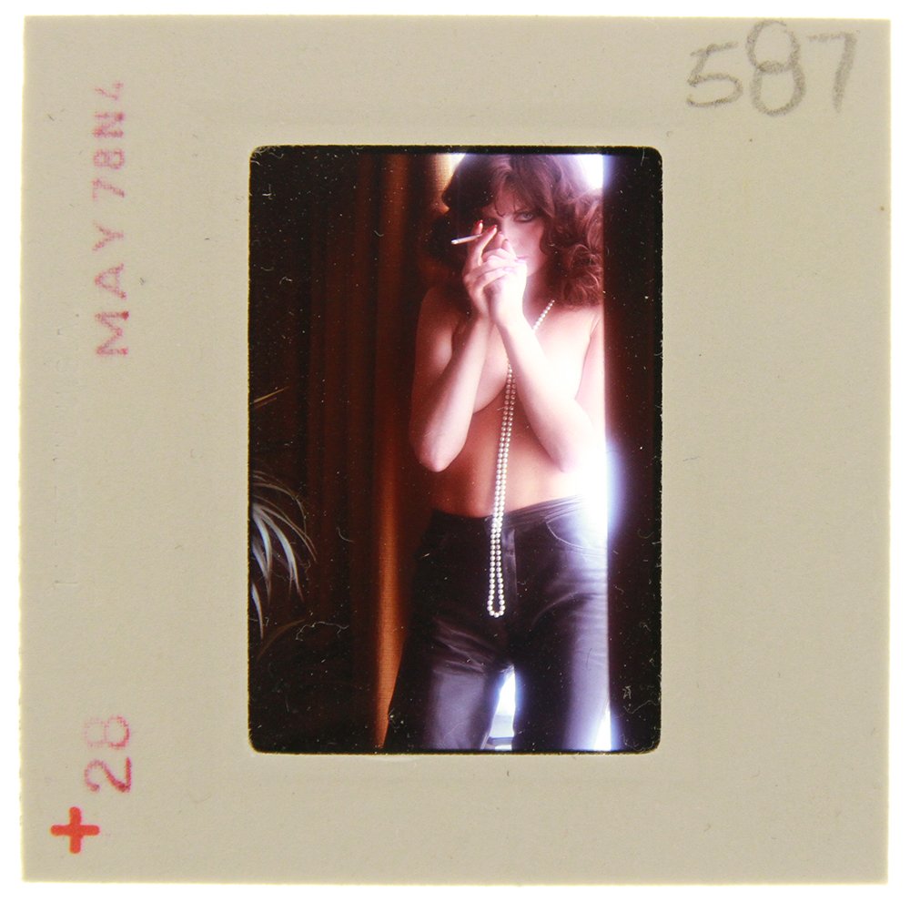 Original 35mm Kate Simmons 1978 By Bob Guccione: Original nude, erotic, 35mm slide features Kate Simmons taken by Bob Guccione in May 1978. Subject: Kate