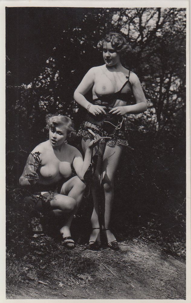 Original Silver Gelatin 1950's Cheesecake Pinup Photo: This is an original 1950's silver gelatin cheesecake pin up photograph. Background: A pin-up girl, a