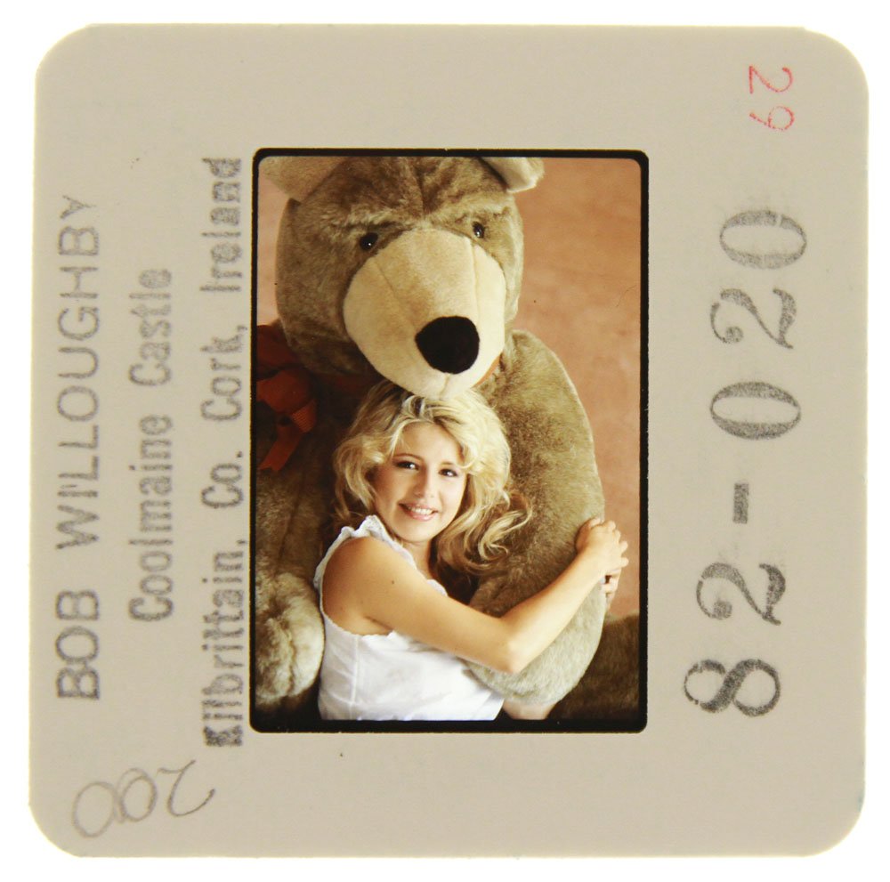 Original Pia Zadora 35mm 1982 By Bob Willoughby: Original nude, erotic, 35mm slide features Pia Zadora taken by Bob Willoughby in 1982. Subject: Golden Gl