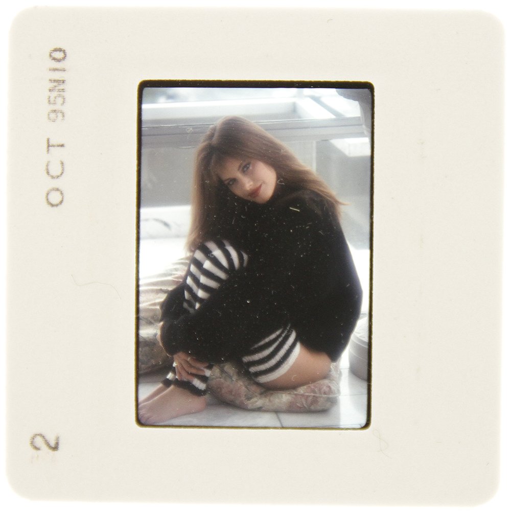 Original 35mm Andi Sue Irwin 1995 By Bob Guccione: Original nude, erotic, 35mm slide features Andi Sue Irwin taken by Bob Guccione in 1995. Print and/or markings on the slide mount are original. Print and/or markings on the slide mount are original.