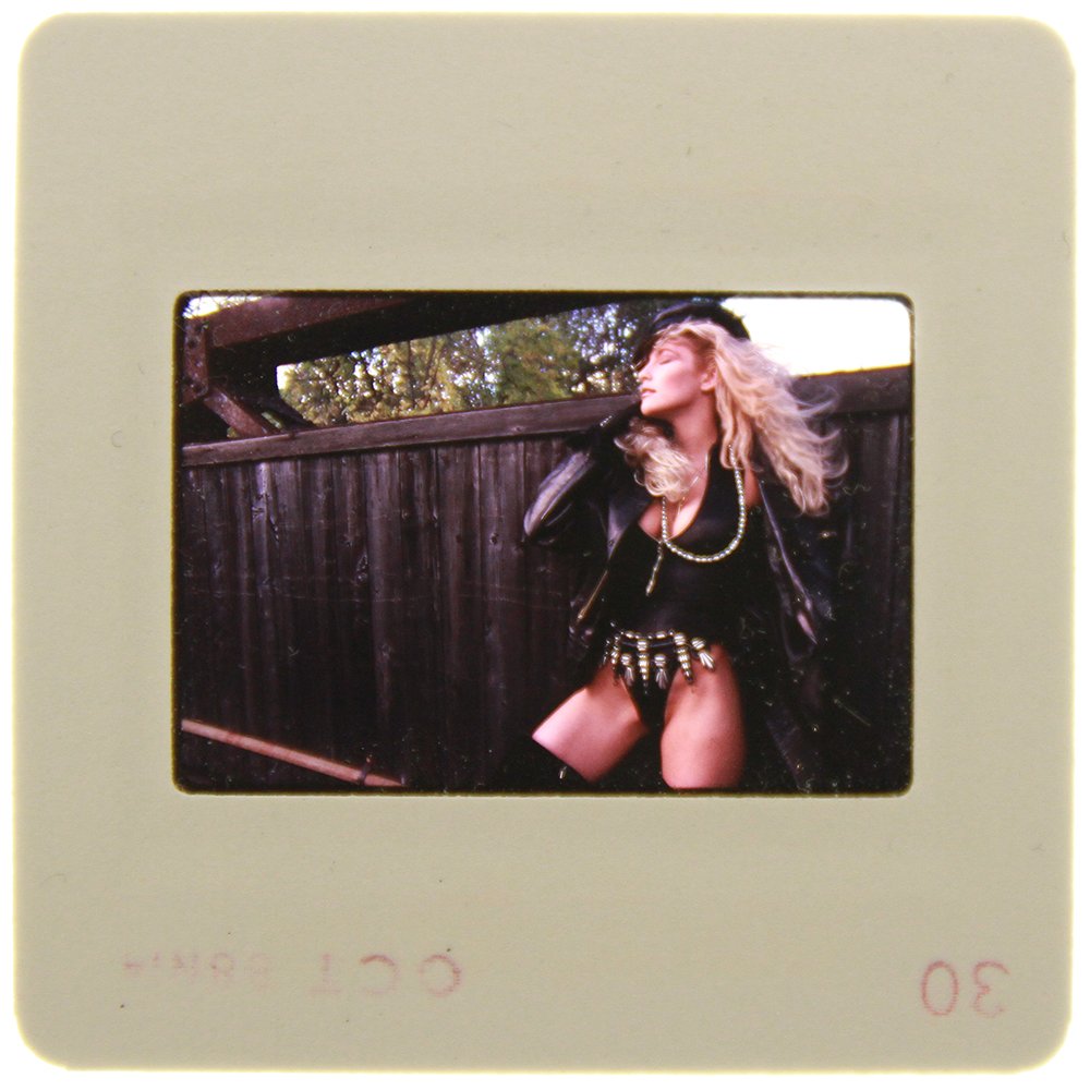 Original 35mm Ginger Miller 1989 By Bob Guccione: Original nude, erotic, 35mm slide features Ginger Miller taken by Bob Guccione in 1989. Print and/or markings on the slide mount are original.