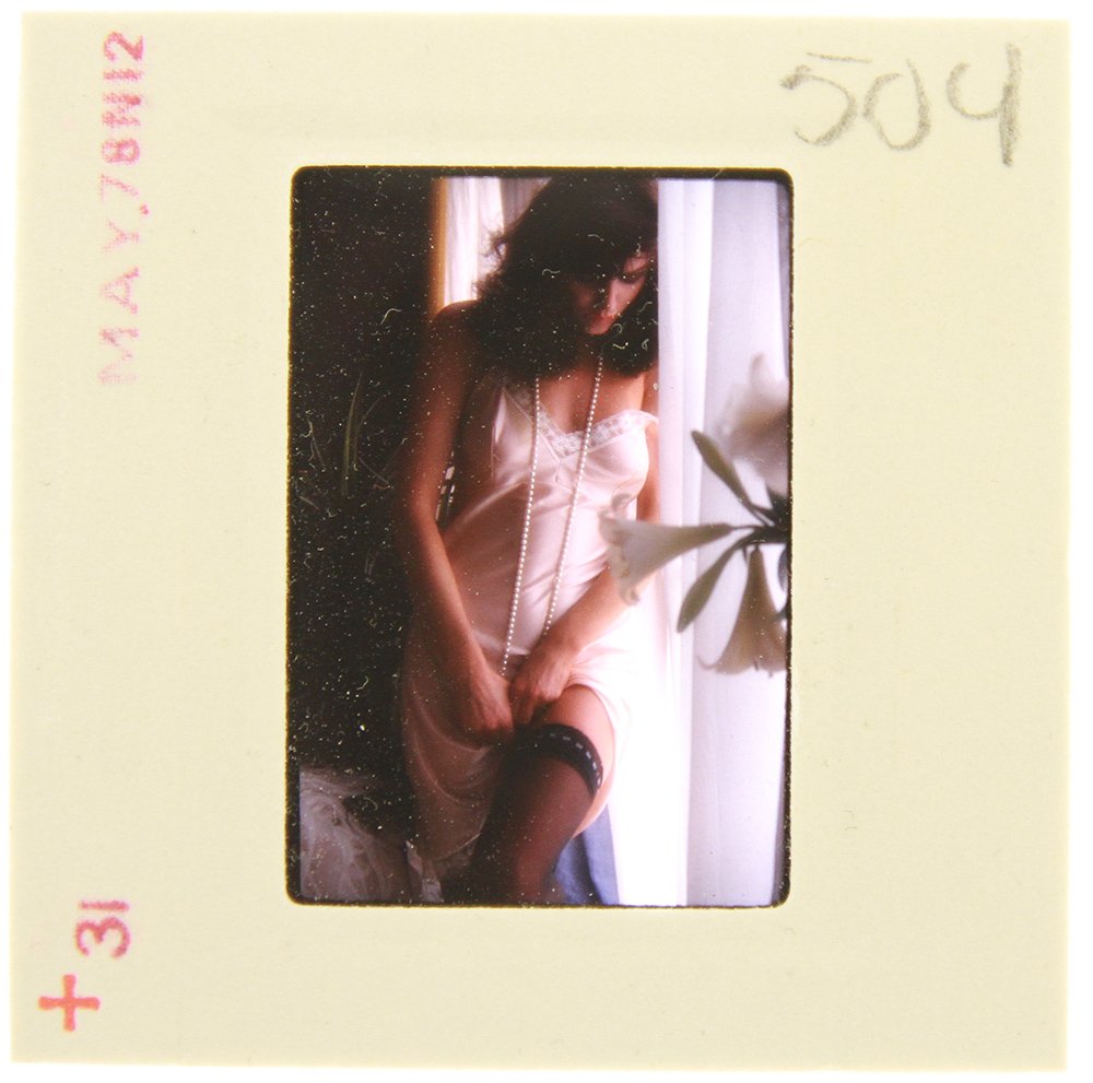 Original 35mm Kate Simmons 1978 By Bob Guccione: Original nude, erotic, 35mm slide features Kate Simmons taken by Bob Guccione in May 1978. Subject: Kate