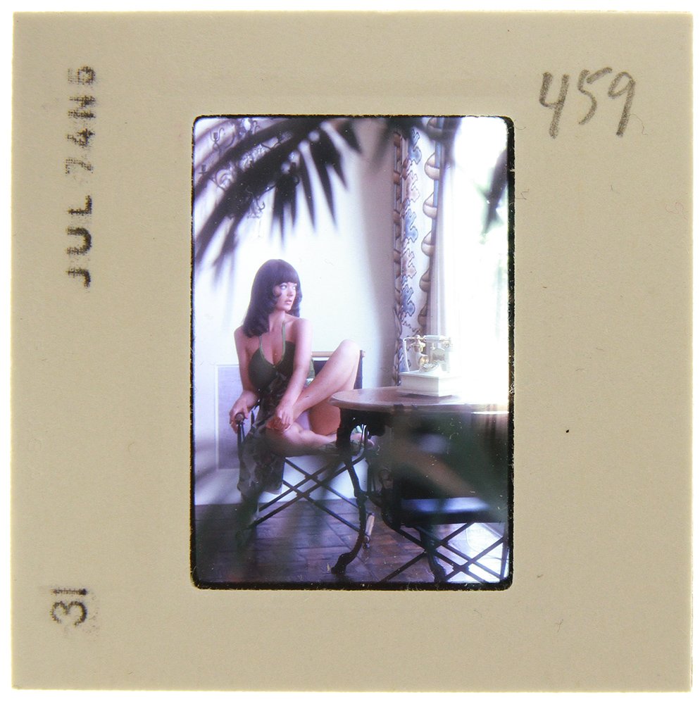 Original 35mm Avril Lund 1974 By Bob Guccione: Original nude, erotic, 35mm slide features Avril Lund taken by Bob Guccione in 1974. Print and/or markings on the slide mount are original.